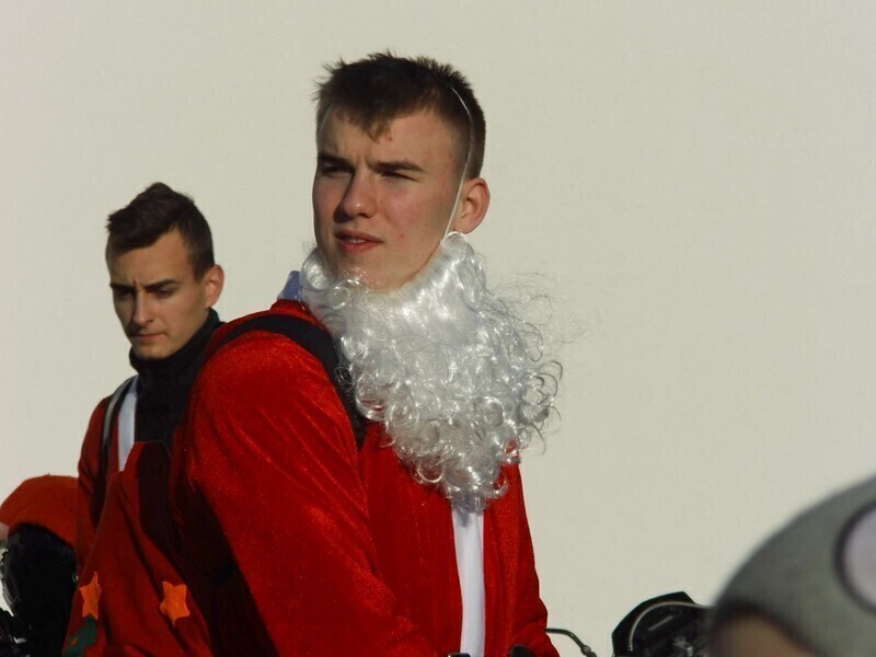 Zdjęcie 6: Mikołaje wsiedli na motocykle 