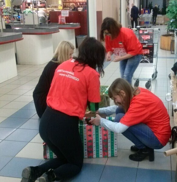 Zdjęcie 14: Piotrkowscy szczypiorniści wsparli Szlachetną Paczkę