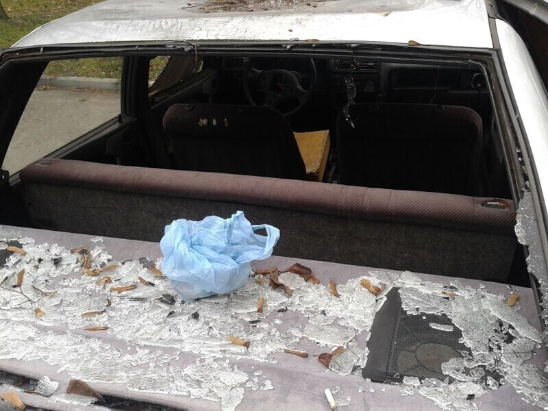 Zdjęcie 5: Kto usunie porzucone auto przy ul. Norwida?