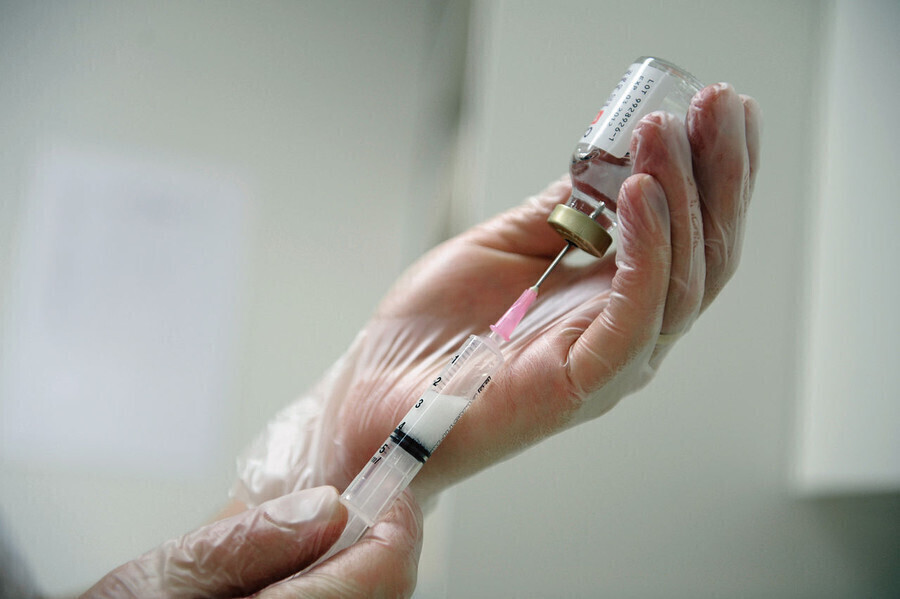 Zdjęcie 1: Wzrost zachorowań na krztusiec. Gdzie są szczepionki dla 6-latków?