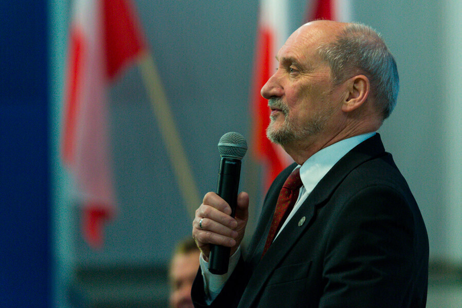 Minister obrony narodowej w swoim okręgu wyborczym