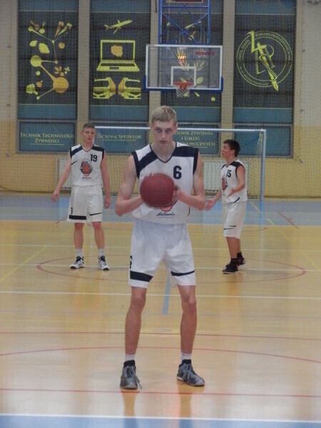 Piotrcovia stawia na juniorów