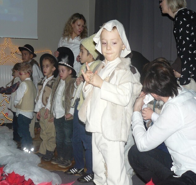 Zdjęcie 3: Jasełka i spotkanie opłatkowe Szansy