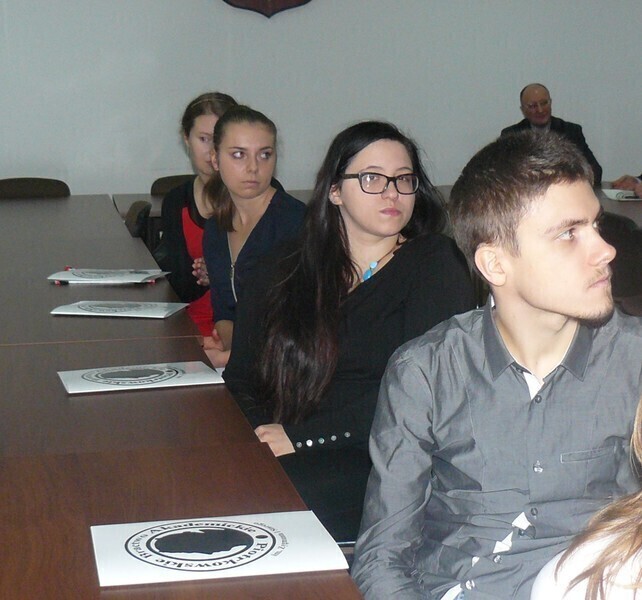 Zdjęcie 2: Piotrkowskie Bractwo Akademickie rozdało stypendia