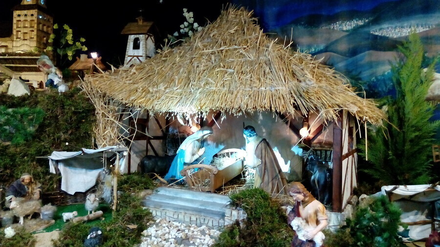 Zdjęcie 1: Bernardyńska szopka prawie gotowa