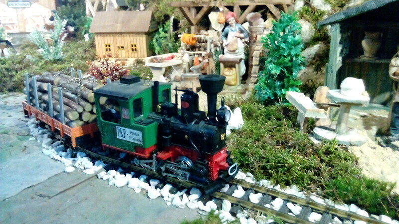 Zdjęcie 8: Bernardyńska szopka prawie gotowa