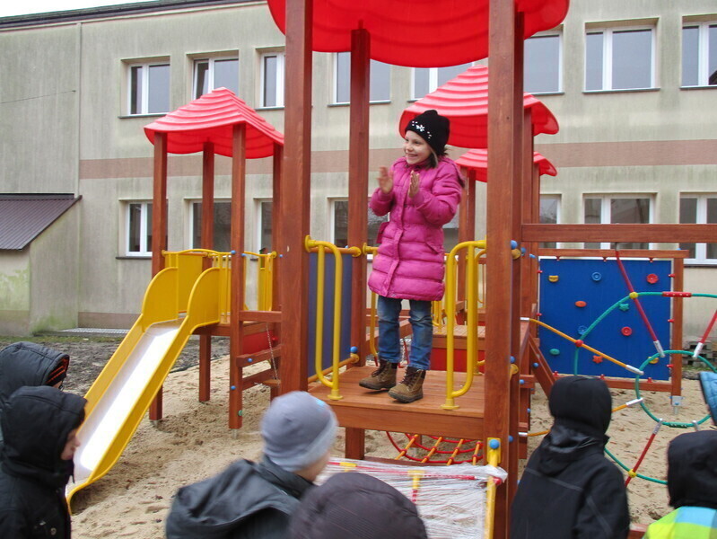 Zdjęcie 1: Radosne Maluchy w każdej szkole miasta i gminy Sulejów 