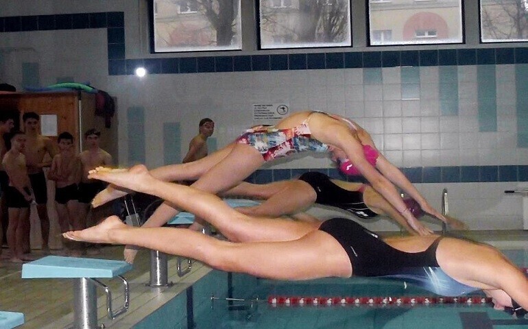 Zdjęcie 1: Turniej pływacki RO 