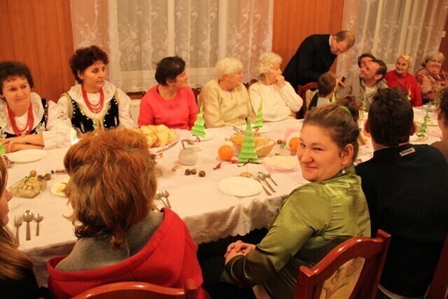 Zdjęcie 9: Wspólnie kolędowali w Moszczenicy 