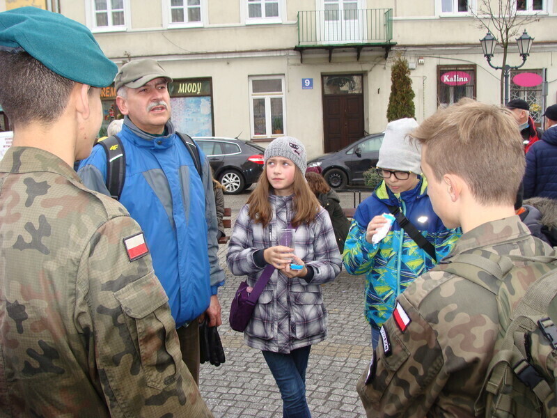 Zdjęcie 16: Świątecznie maszerowali na orientację