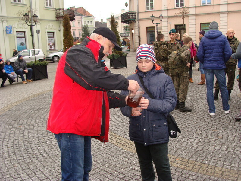Zdjęcie 18: Świątecznie maszerowali na orientację