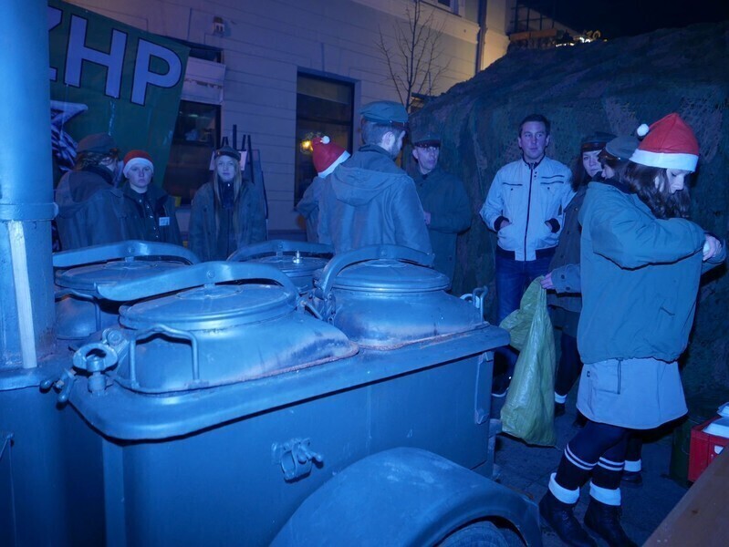 Zdjęcie 25: Bez śniegu, ale świątecznie. Miejska wigilia w Rynku Trybunalskim 