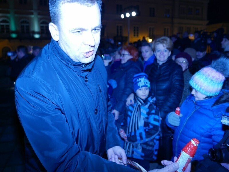 Zdjęcie 28: Bez śniegu, ale świątecznie. Miejska wigilia w Rynku Trybunalskim 