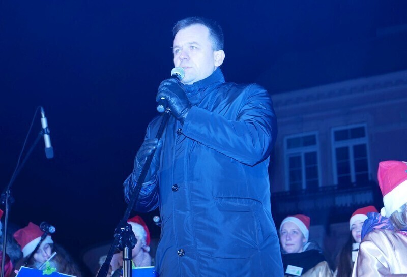 Zdjęcie 30: Bez śniegu, ale świątecznie. Miejska wigilia w Rynku Trybunalskim 