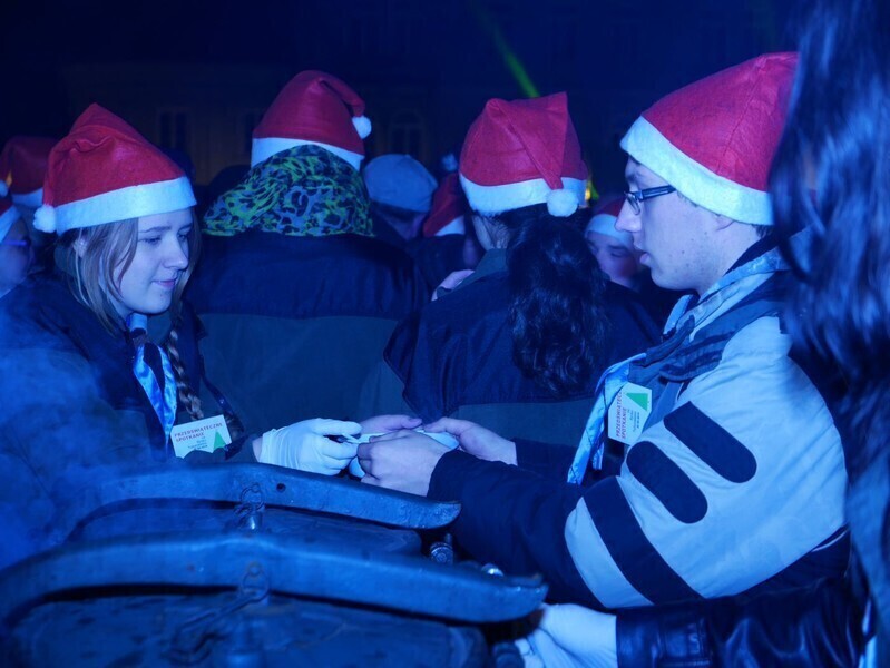 Zdjęcie 41: Bez śniegu, ale świątecznie. Miejska wigilia w Rynku Trybunalskim 