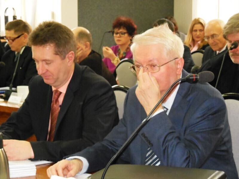 Zdjęcie 10: Awantura na sesji. Polityka zdominowała dyskusję nad budżetem 