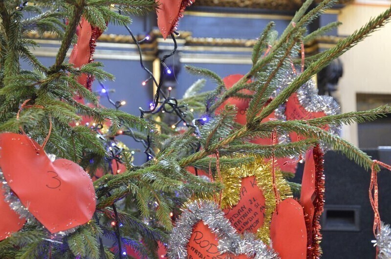 Zdjęcie 10: Blisko 300 dzieci otrzymało świąteczne podarunki