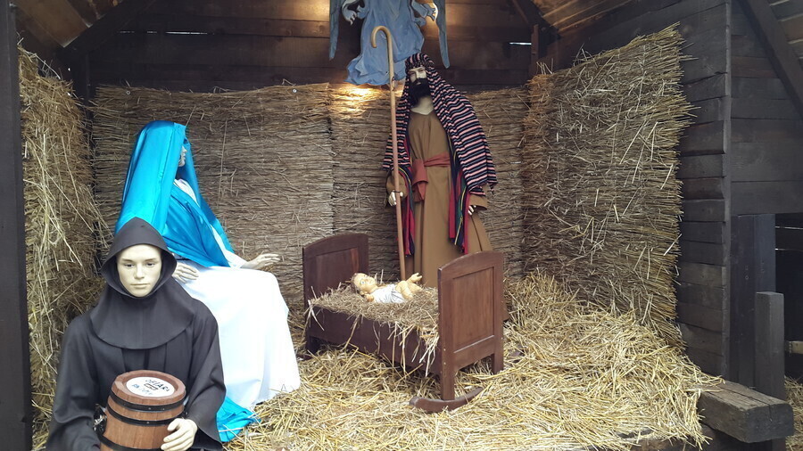 Zdjęcie 1: Żywa szopka u Bernardynów