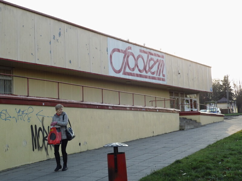 Zdjęcie 1: Nowa mini galeria handlowa w Piotrkowie 