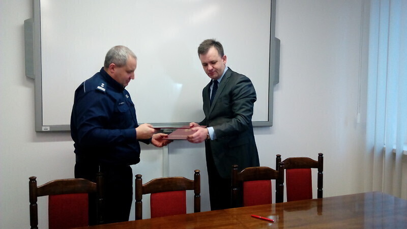 Zdjęcie 2: Umowa na patrole ponadnormatywne podpisana