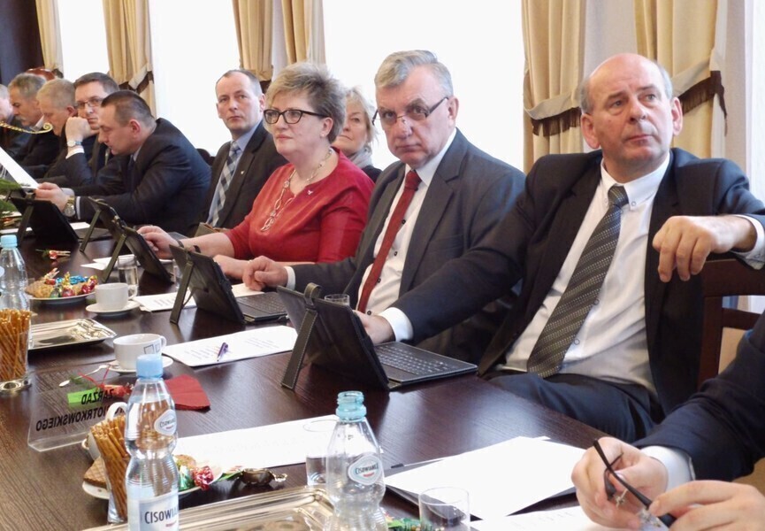 Zdjęcie 1: Powiat piotrkowski ma już budżet na 2016 r. 