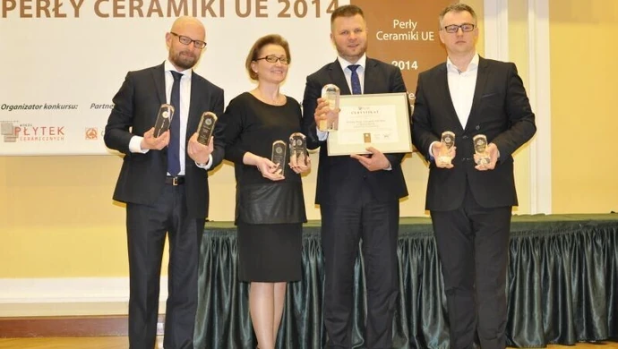 Deszcz Pereł dla Grupy Paradyż