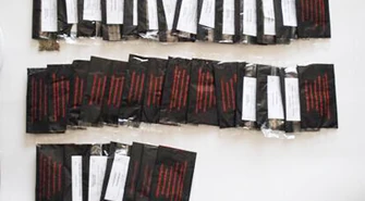 Znaleźli ponad 400 opakowań dopalaczy