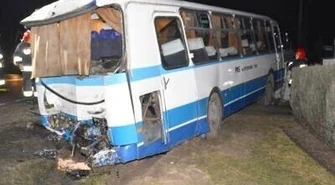 Zderzenie autokaru z TIR-em. 15 osób trafiło do szpitala