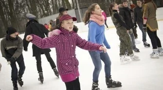 Nocne zakończenie sezonu na piotrkowskim lodowisku