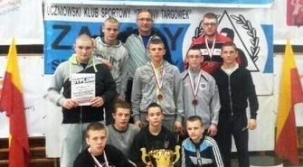 Medale zapaśników AKS w PP