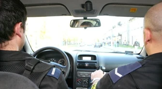 Pijane uczennice. Policja wezwała rodziców 