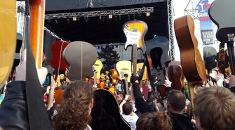 Piotrkowianie w największej gitarowej orkiestrze świata