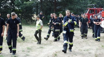 Strażacy ćwiczyli w lasach pod Piotrkowem 