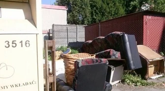 Żeby wersalki nie zalegały przed blokiem