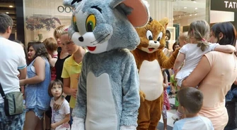 Wielka mysz i wielki kot w piotrkowskiej galerii