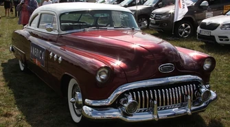 Kilkaset aut na MotoCaruzeli