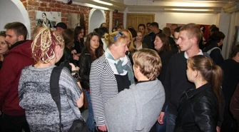 Zdjęcia wytatuowanych ludzi na PiotrkOFF Art Festival