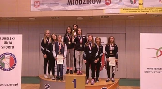 Zapaśniczki AKS na najwyższym podium, chłopcy o stopień niżej