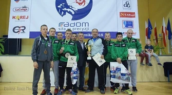 Kolejne medale zapaśników i zapaśniczek AKS-u