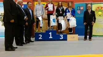 Kadetki i juniorki na podium