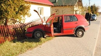 Ukradł samochód znajomej i pijany wjechał w płot 
