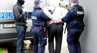 Cięli nogi ofiary ostrym narzędziem i posypywali solą