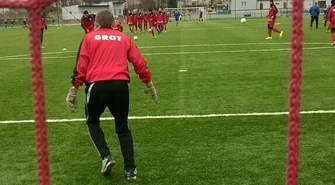 Piłkarze z Piotrkowa pokazali się w Głuchołazach 