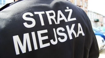 Przywiózł wnuczkę do szkoły, był pod wpływem alkoholu