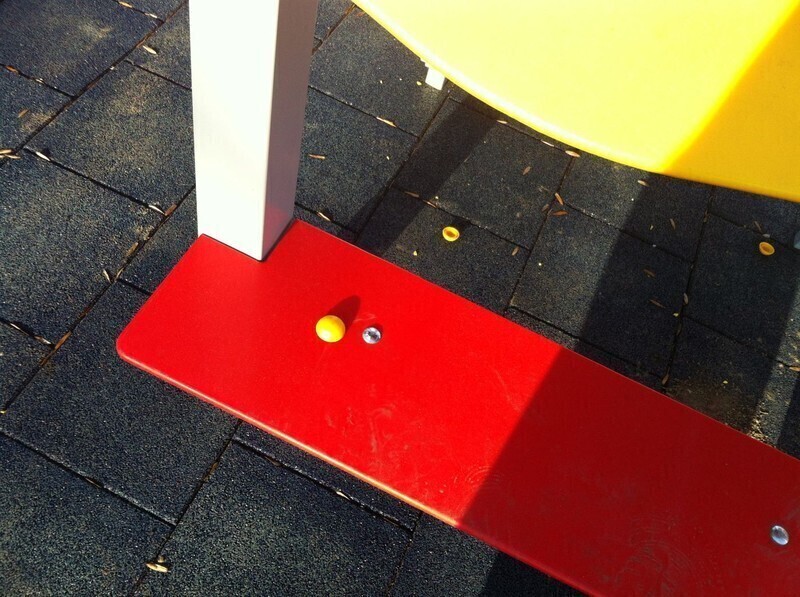 Zdjęcie 5: Plac zabaw przy ul. Budki zniszczony. Potrzebny monitoring? 