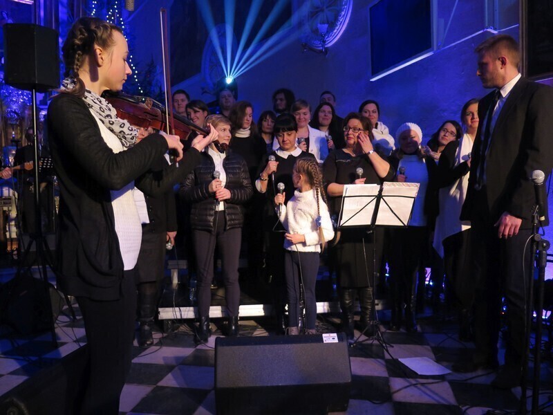 Tłumy w kościele św. Jacka i Doroty