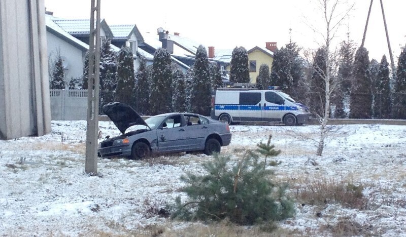 Zdjęcie 4: BMW dachowało. Jedna osoba nie żyje