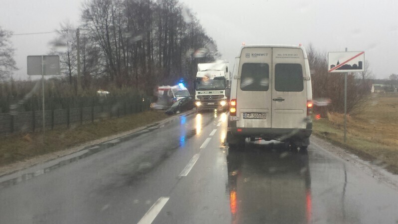 Zdjęcie 2: Wypadek na drodze Piotrków-Moszczenica