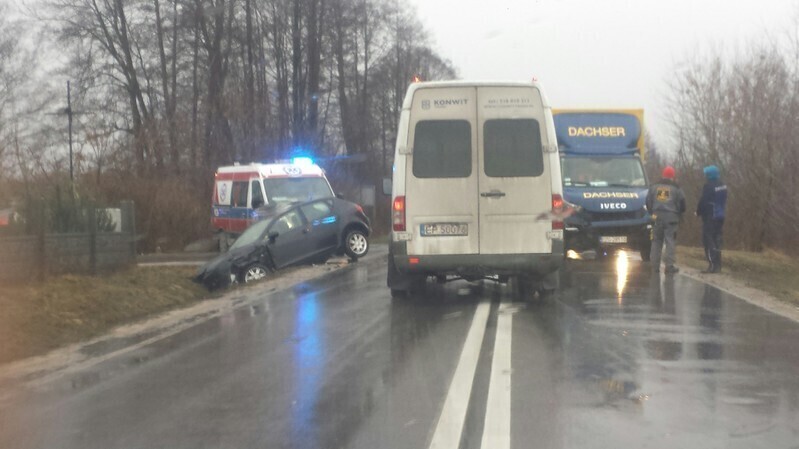 Zdjęcie 3: Wypadek na drodze Piotrków-Moszczenica