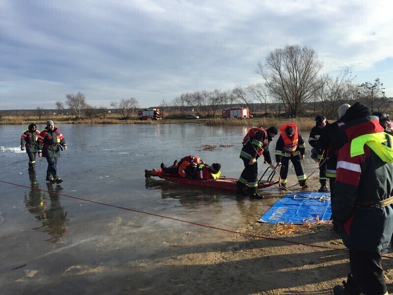 Zdjęcie 8: Strażacy ćwiczyli na Słoneczku